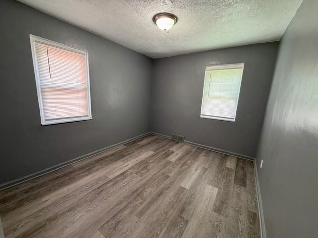 5944 Marseilles St - Photo 7 of 17