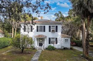featured image of 910 Kolb St
