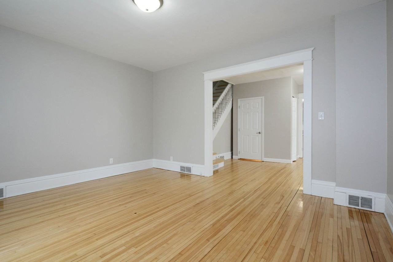 109 Delos St W - Photo 7 of 25