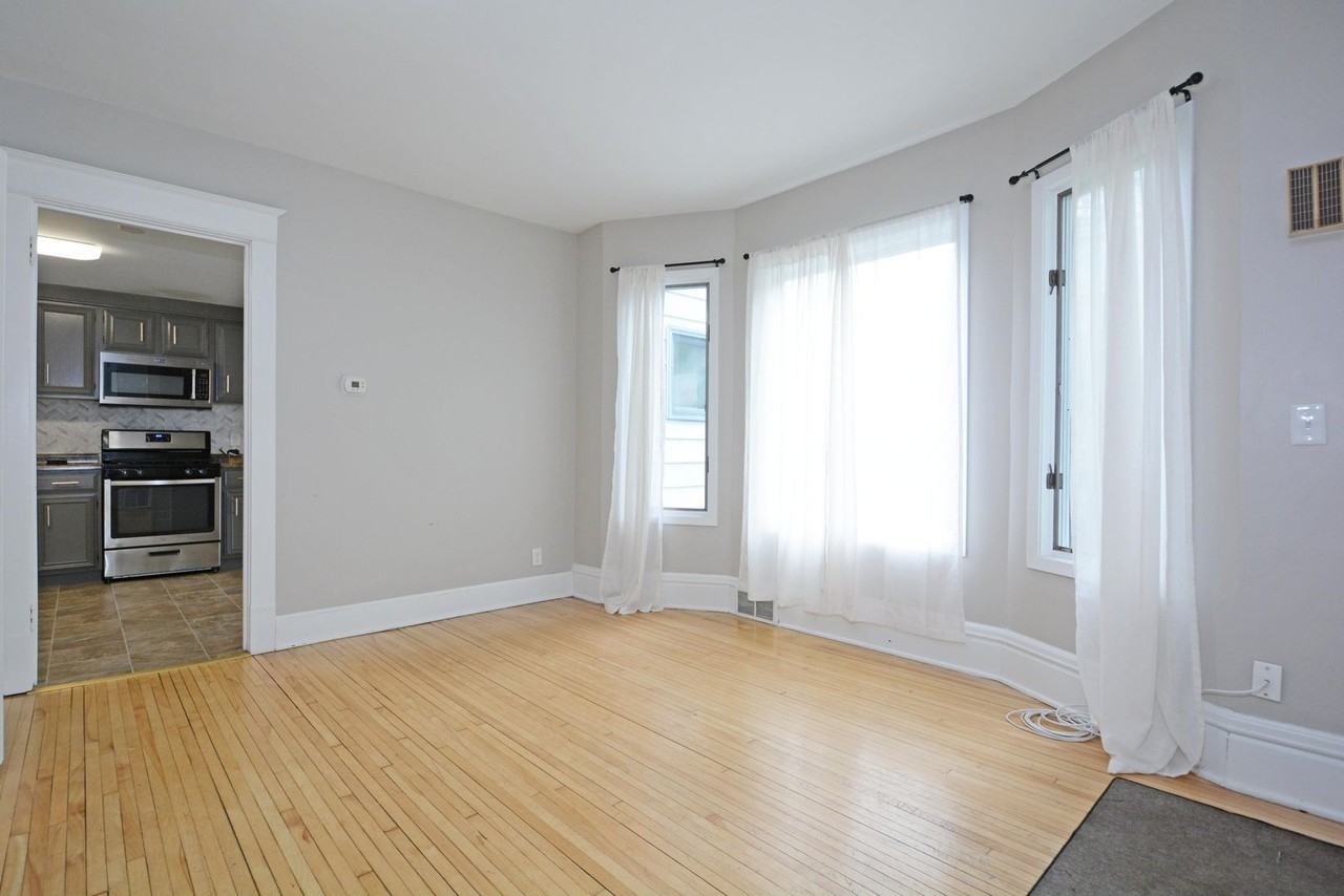 109 Delos St W - Photo 6 of 22