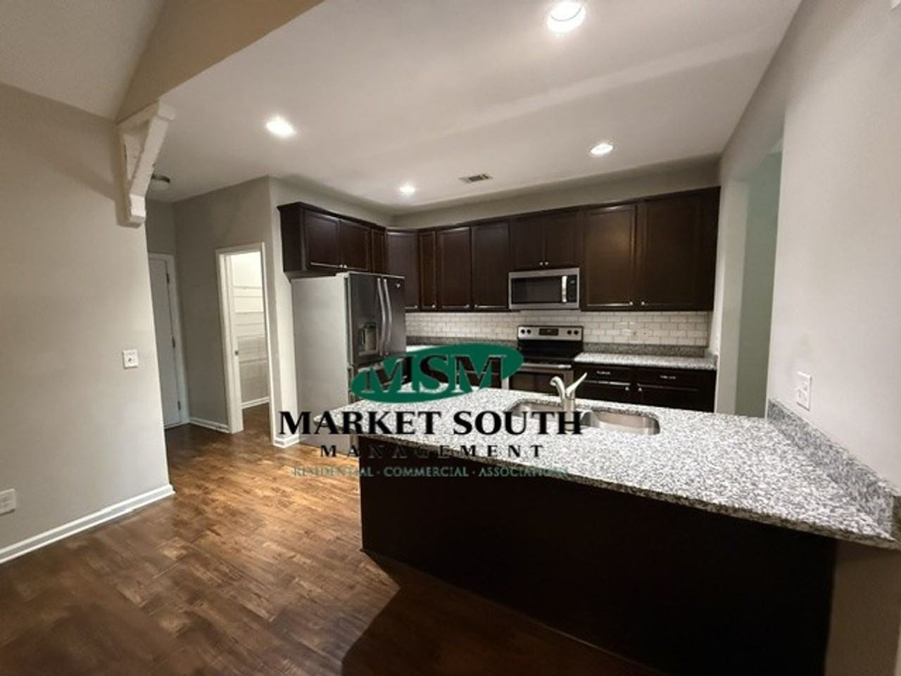 136 Waverly Way - Photo 2 of 14