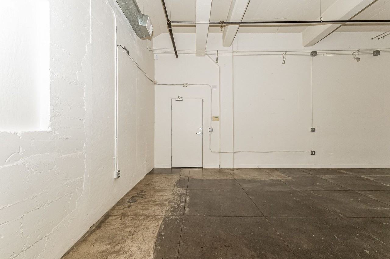 3240 Peralta St #10 - Photo 4 of 27