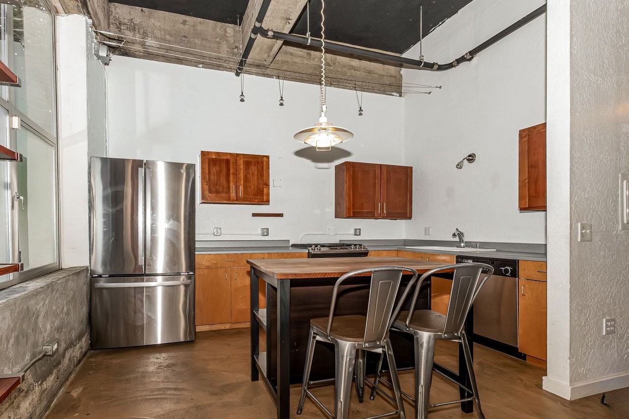 3240 Peralta St #10 - Photo 6 of 27