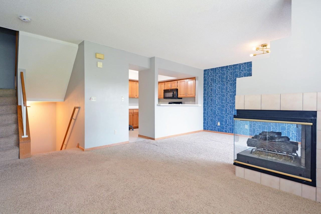 15645 24th Ave N #B - Photo 3 of 18