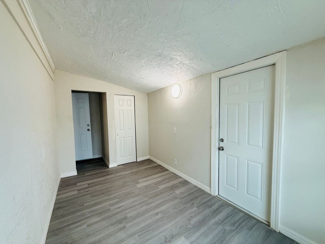 4010 Miramar Way S - Photo 2 of 26