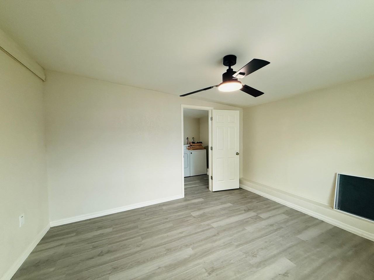 4010 Miramar Way S - Photo 4 of 26