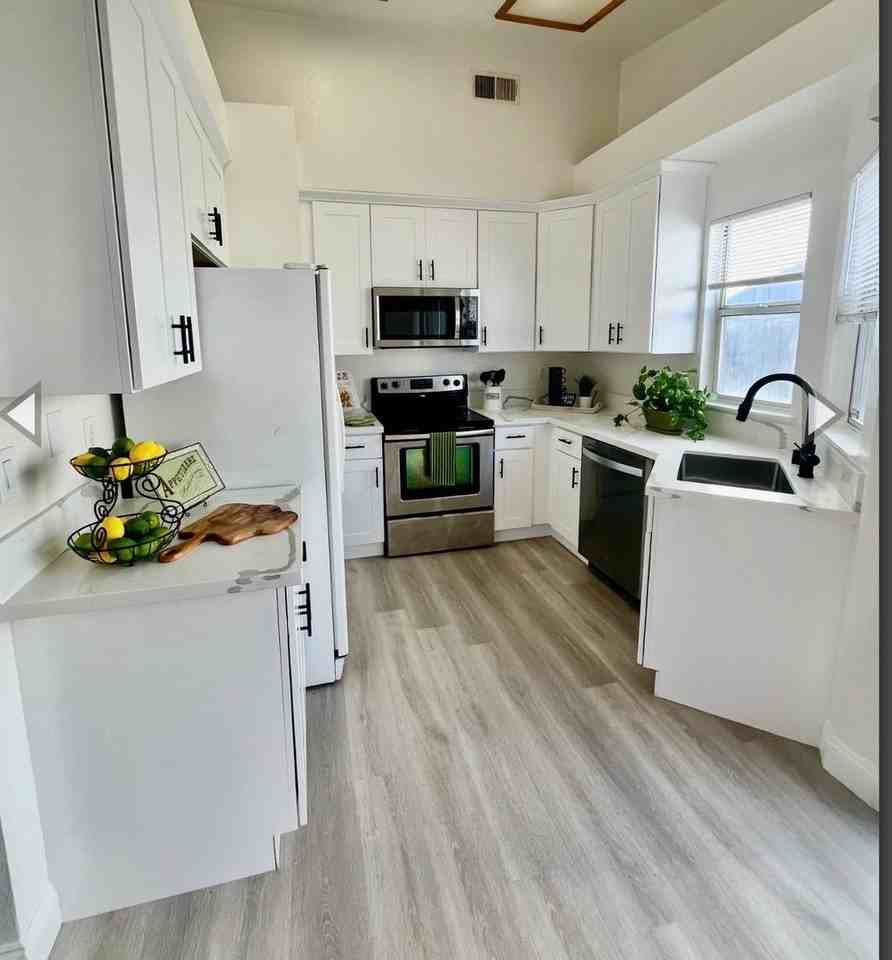 3041 Twin Creeks Ln - Photo 2 of 18