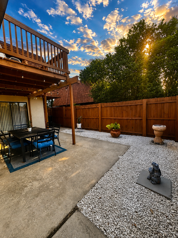 1696 S Park Ave - Photo 2 of 26