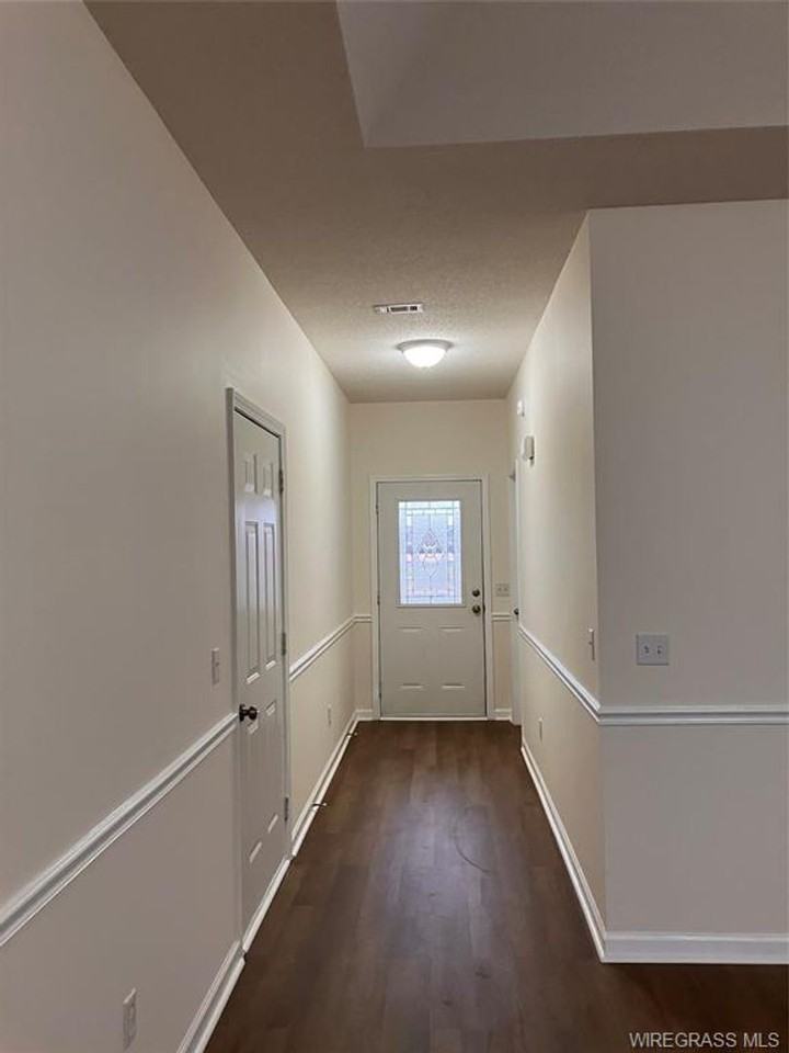 209 Camden Dr - Photo 2 of 15