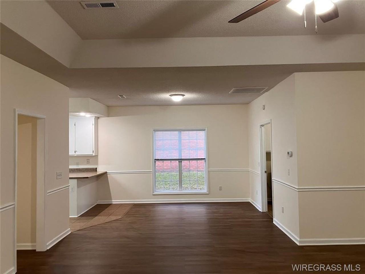 209 Camden Dr - Photo 5 of 15