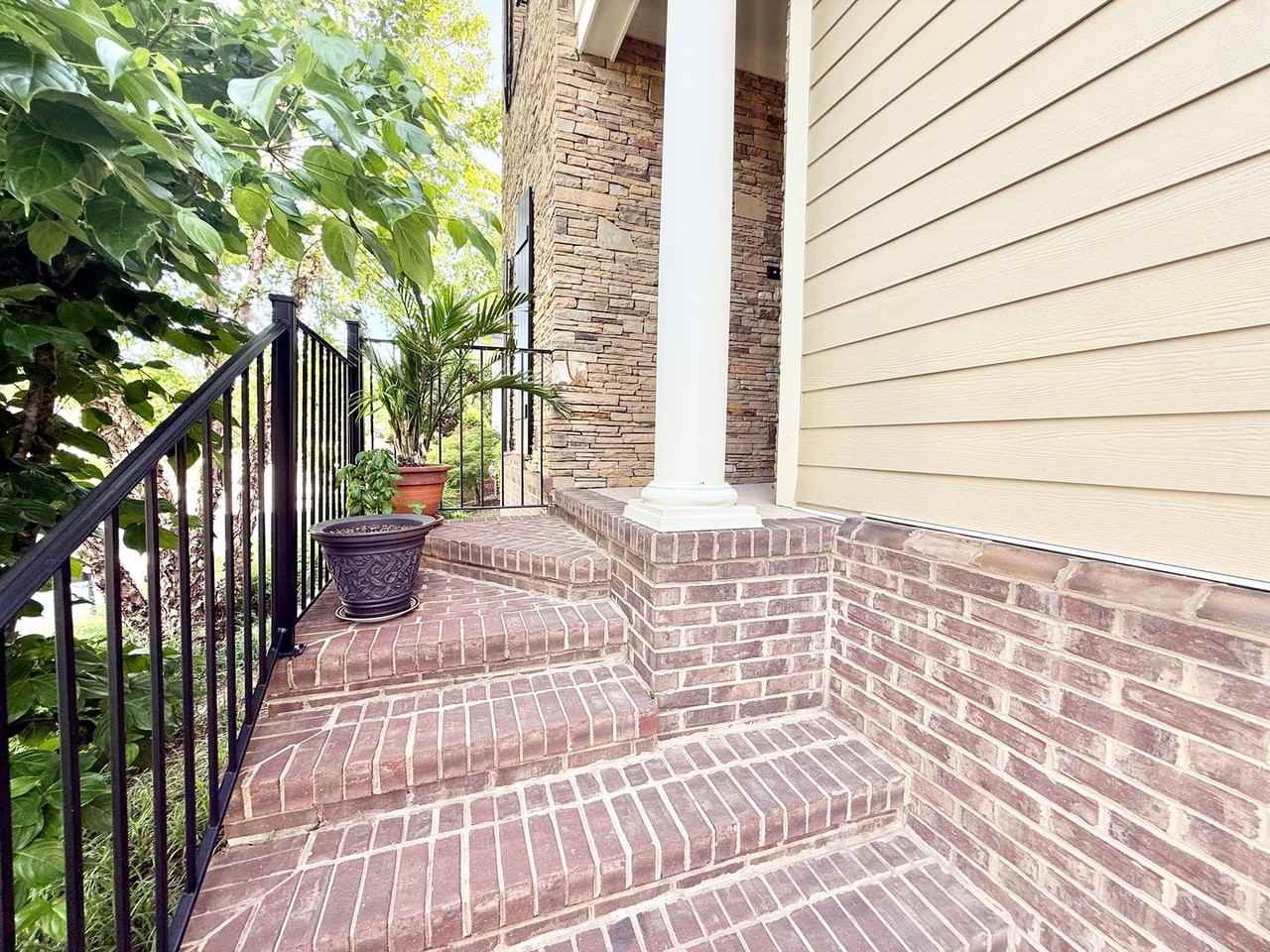 465 Chapel Grove Ln - Photo 3 of 32