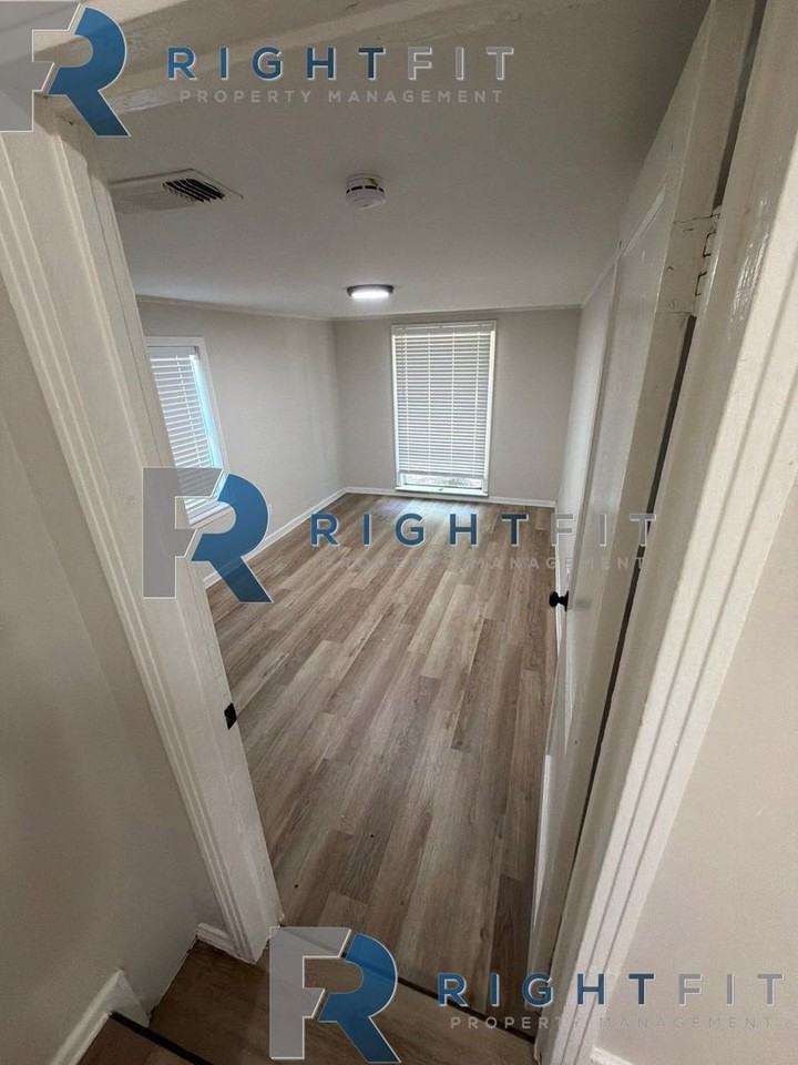 809 Macarthur Ave - Photo 2 of 10