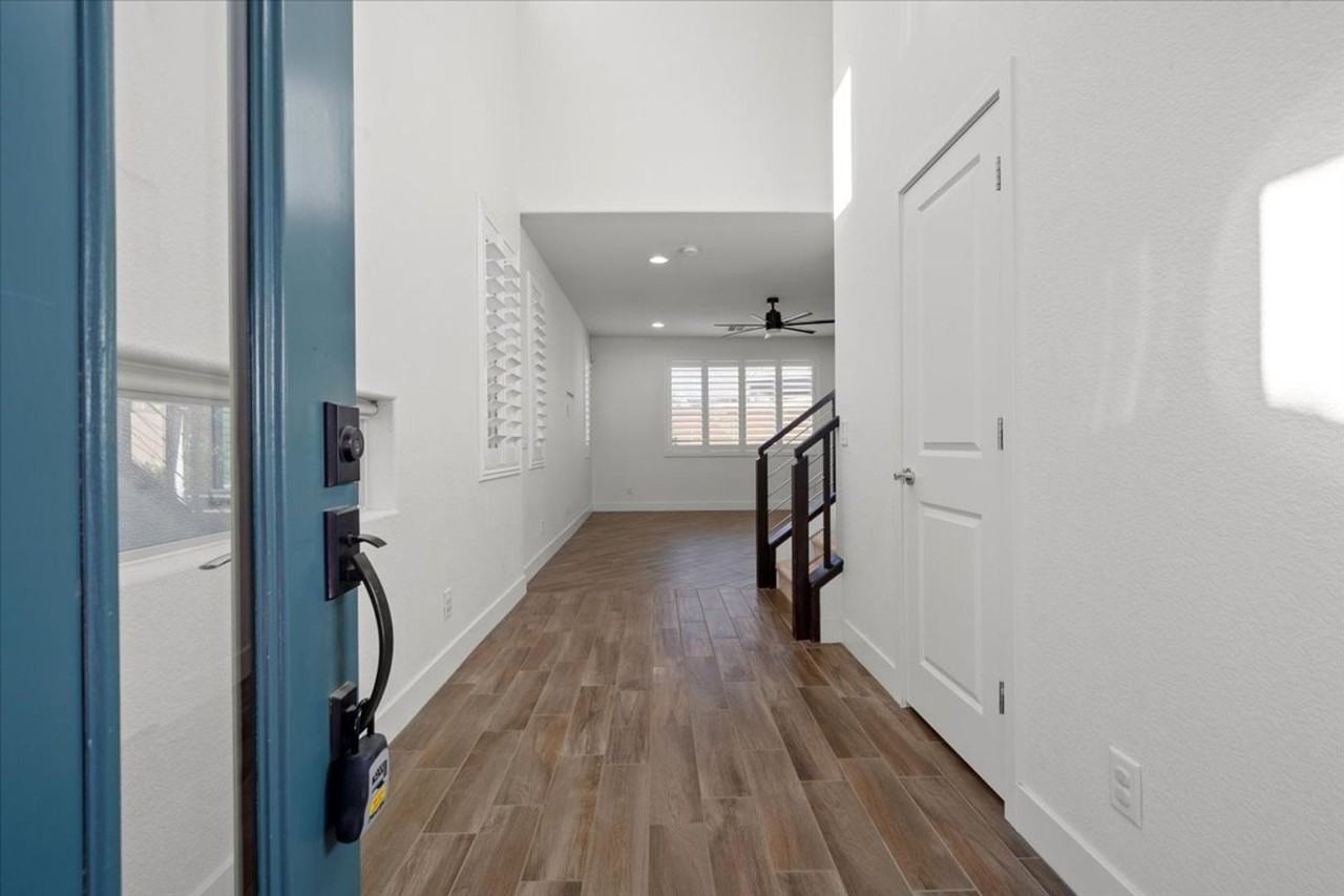 8931 Oreana Peak Ct - Photo 3 of 23
