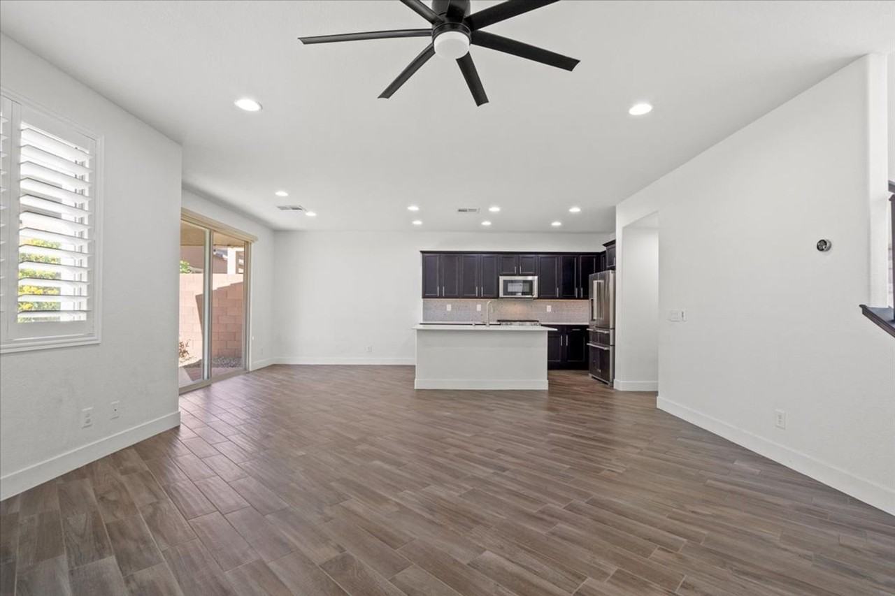 8931 Oreana Peak Ct - Photo 4 of 23