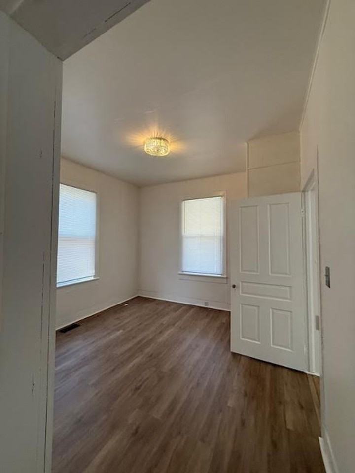 1009 S 6th St - Photo 7 of 22