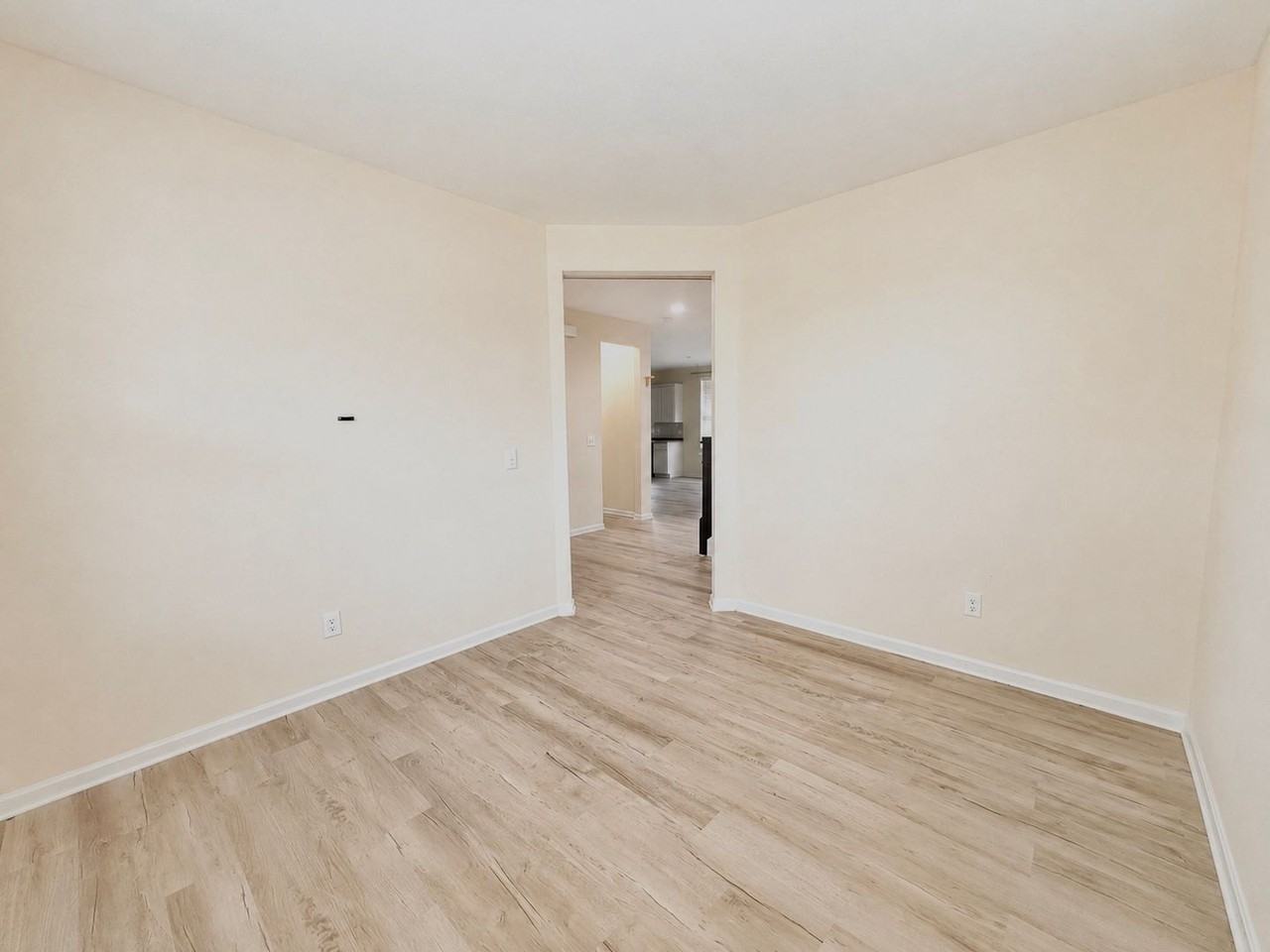 1034 Autumn Crest Ln - Photo 3 of 28