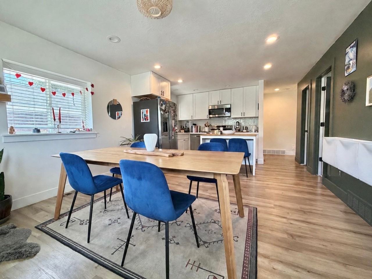 251 E Kelsey Ave - Photo 3 of 11