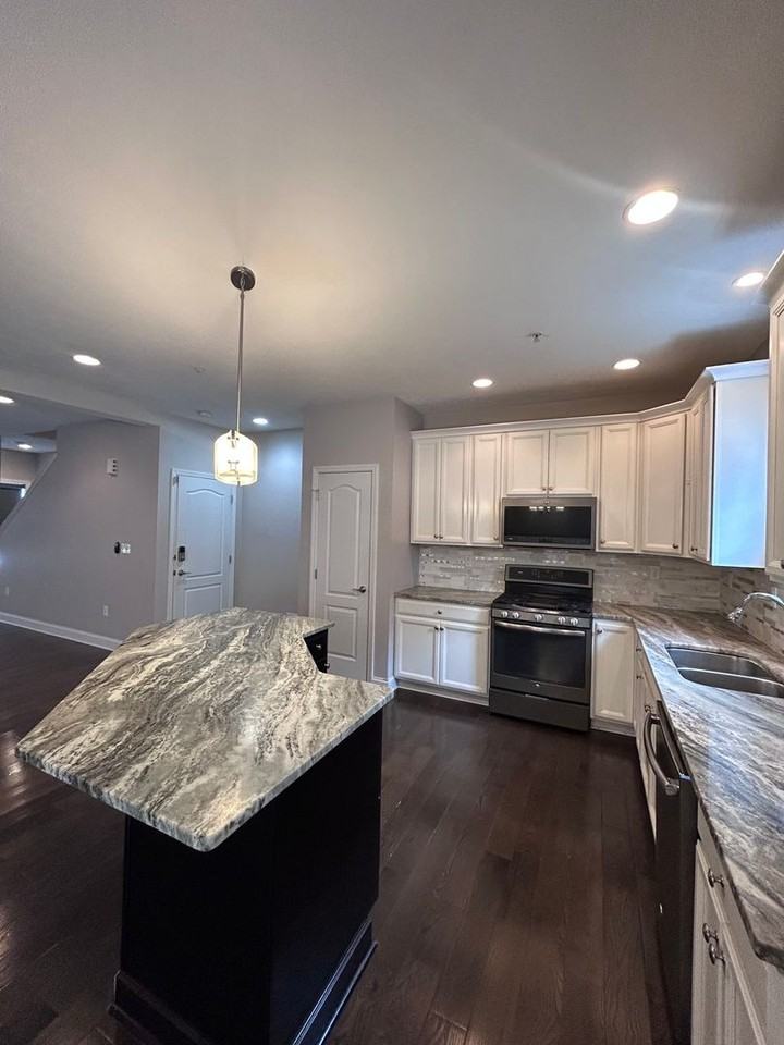 826 Spring Garden Ave - Photo 7 of 22