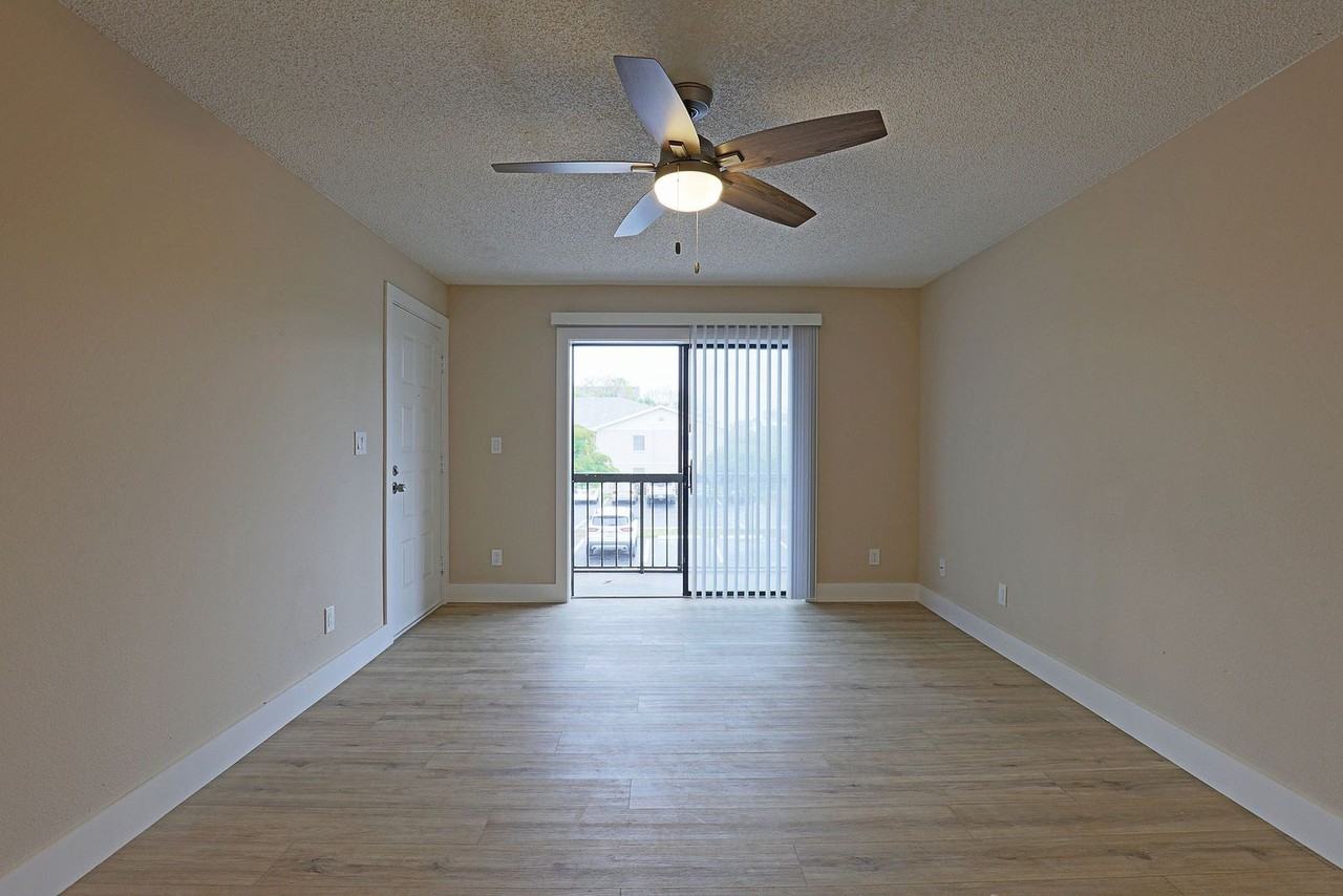 5319 Summerlin Rd - Photo 6 of 18