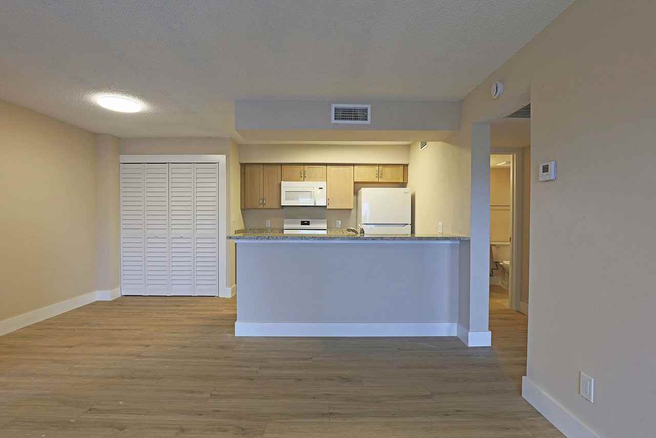 5319 Summerlin Rd - Photo 7 of 18