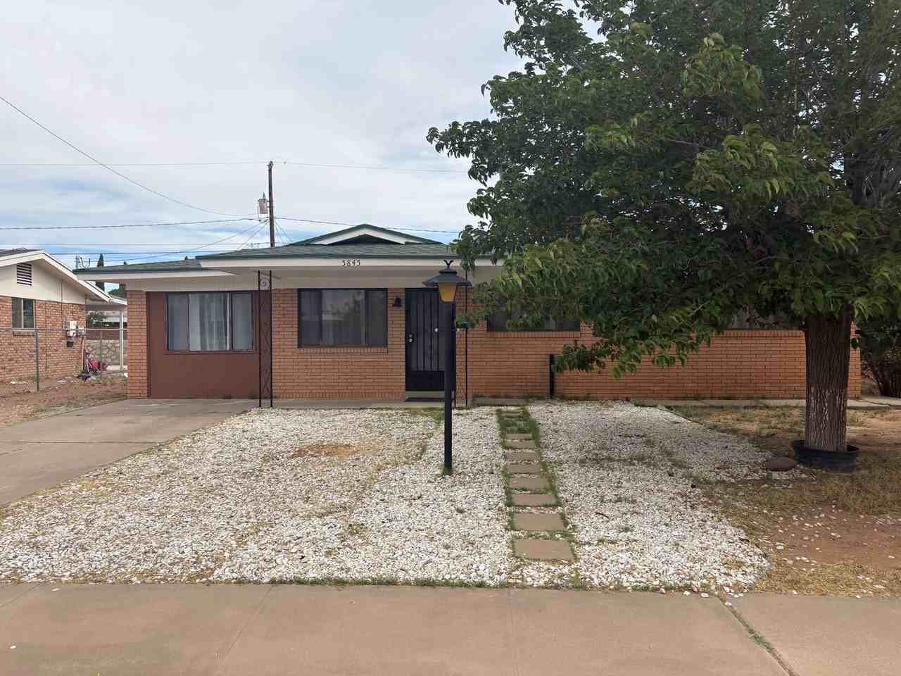 5845 Wrangler Dr - Photo 2 of 31