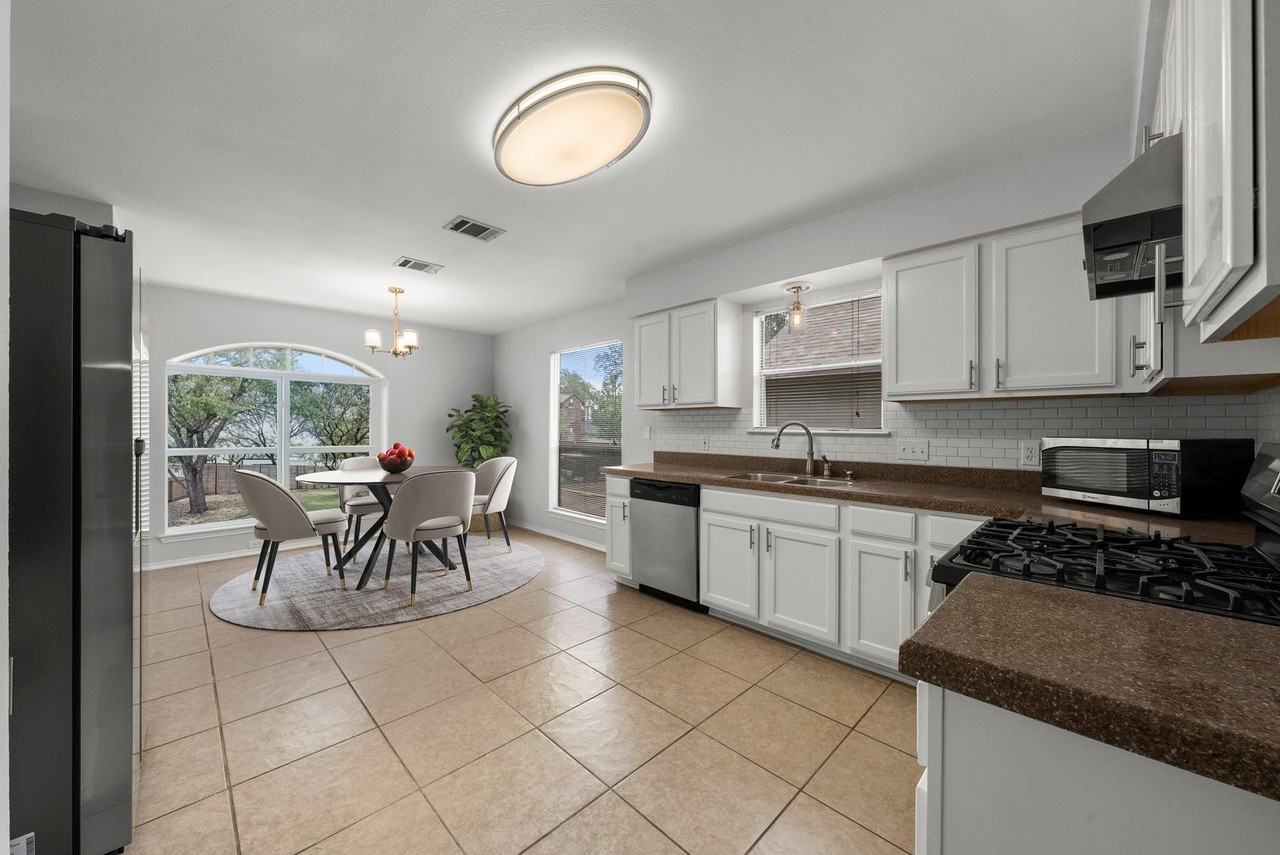 10410 Cayuse Cv - Photo 6 of 27