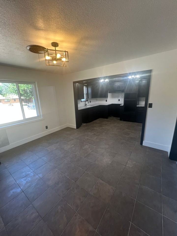 7622 Hermosa Dr - Photo 3 of 22