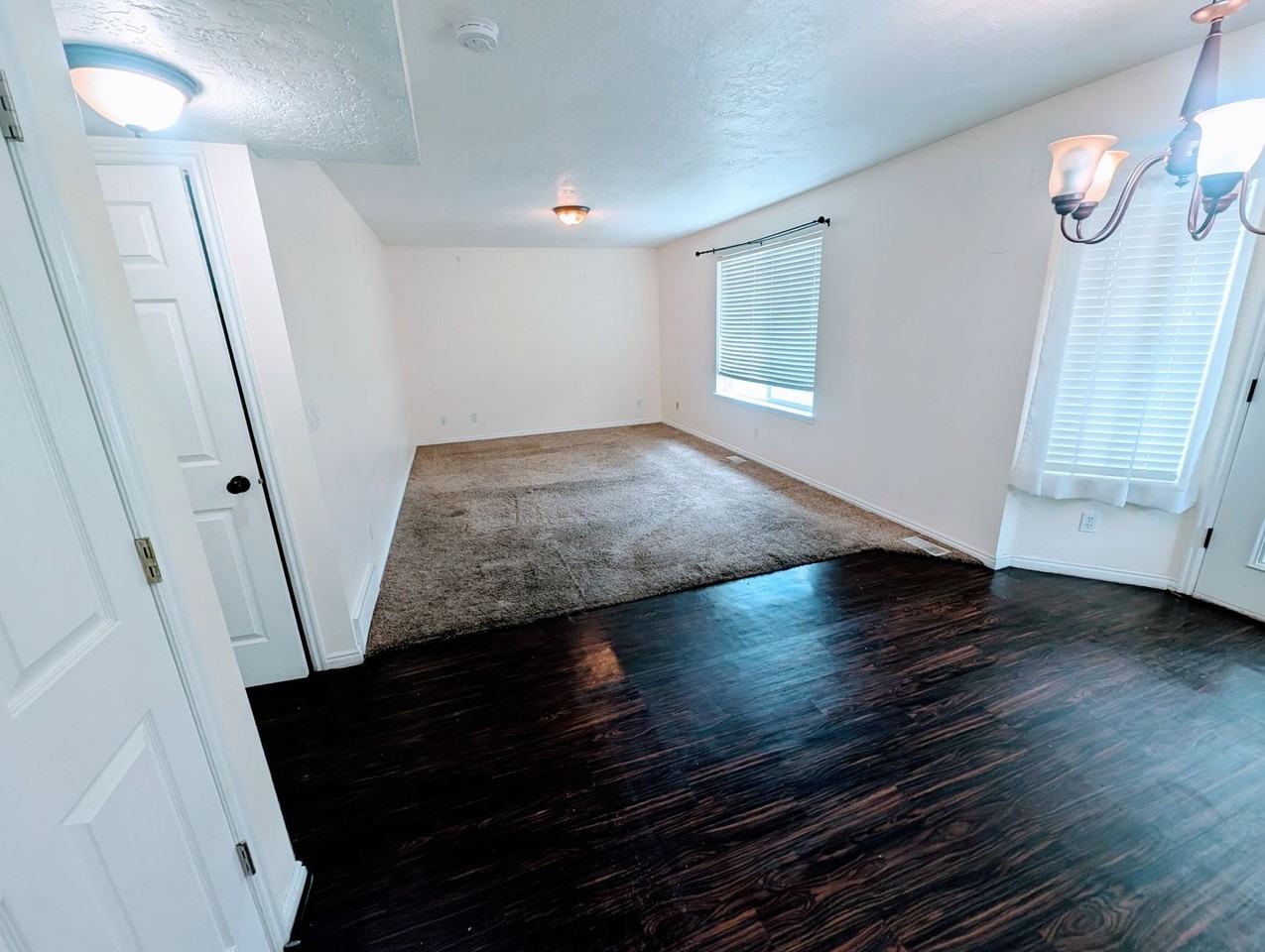 749 Country Club Dr - Photo 6 of 33
