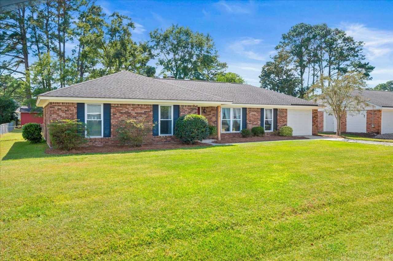 210 Pine Grove Dr - Photo 3 of 46