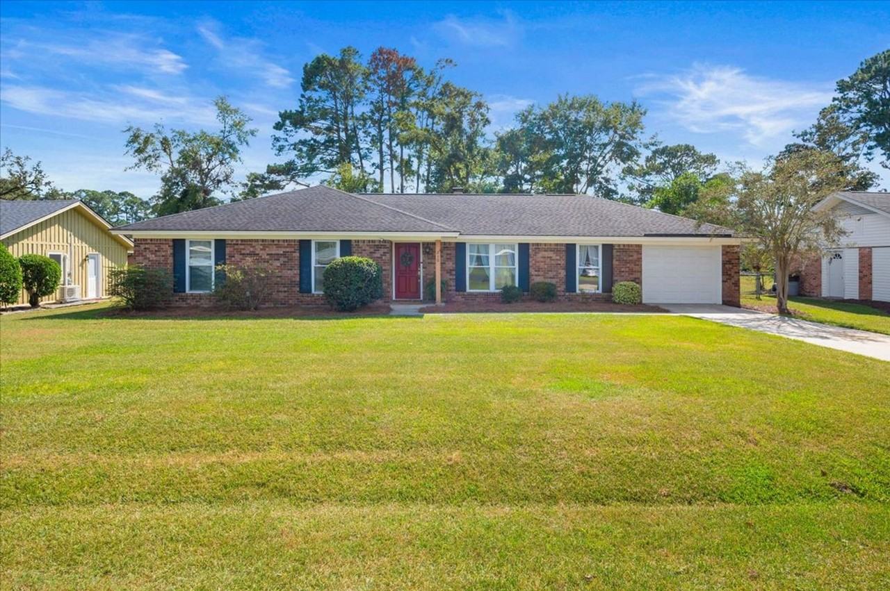 210 Pine Grove Dr - Photo 4 of 46