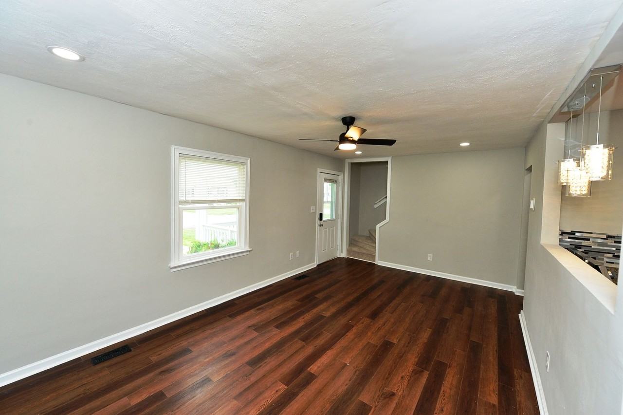 119 Jacquelyn Dr - Photo 4 of 27