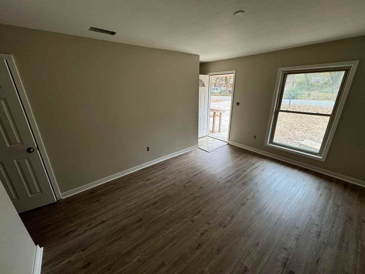 304 Mimosa Rd - Photo 2 of 18