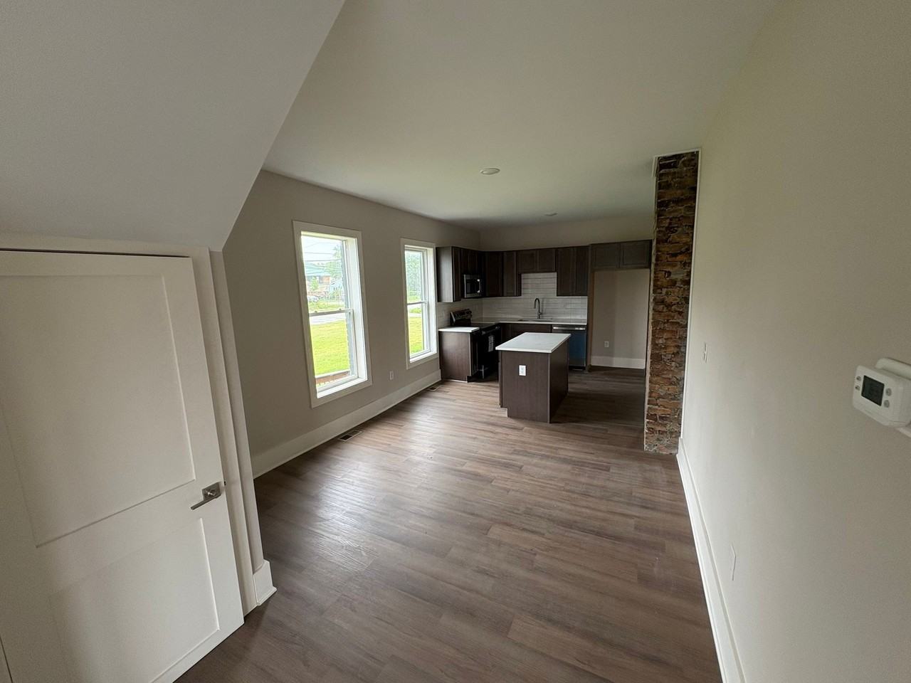 7436 Oakland St. - Photo 4 of 10