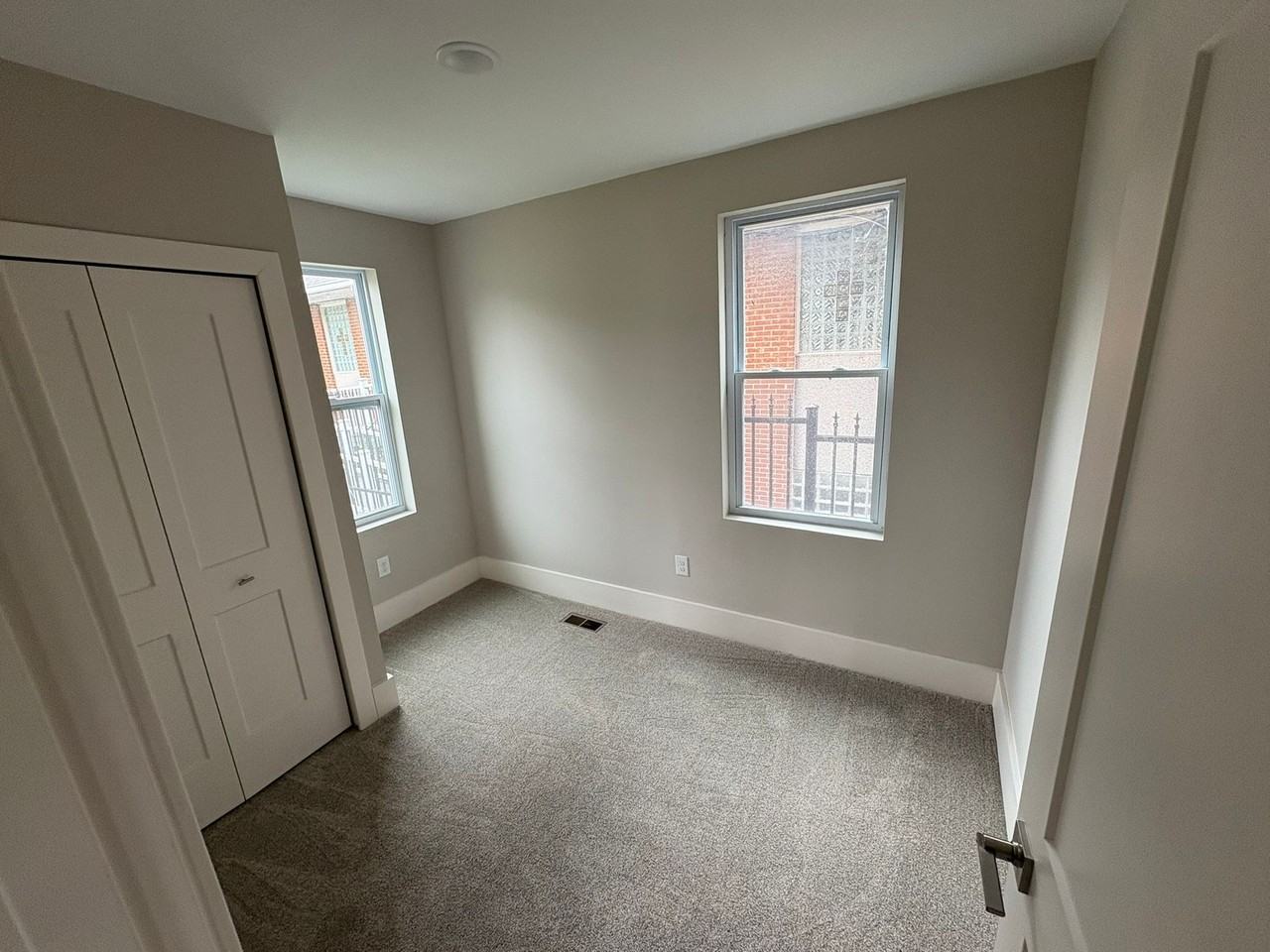 7436 Oakland St. - Photo 6 of 10