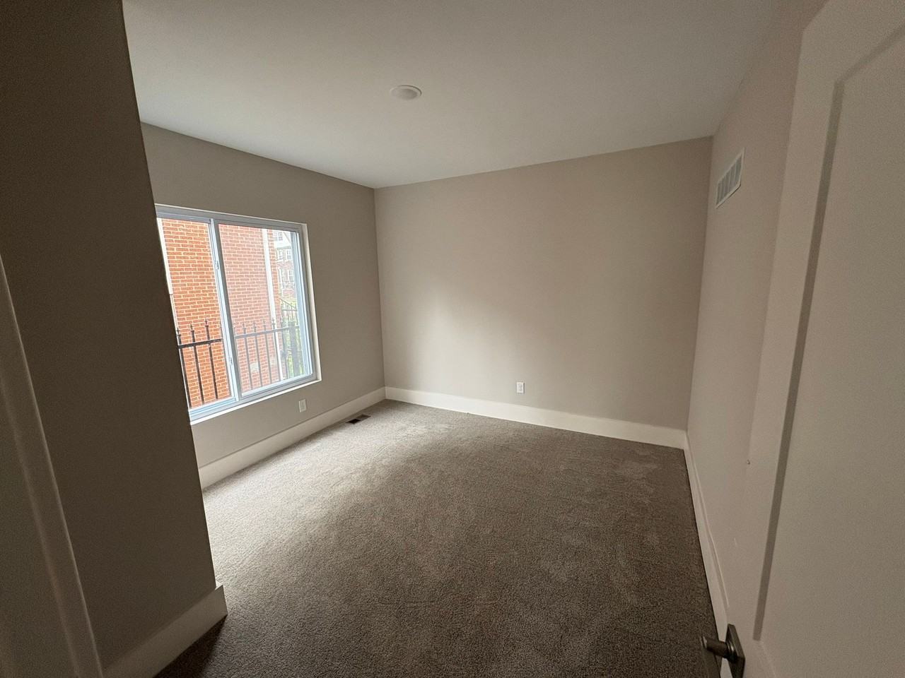 7436 Oakland St. - Photo 7 of 10