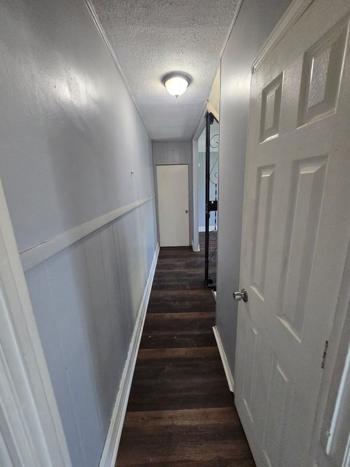 320 Cleveland Ave - Photo 2 of 9