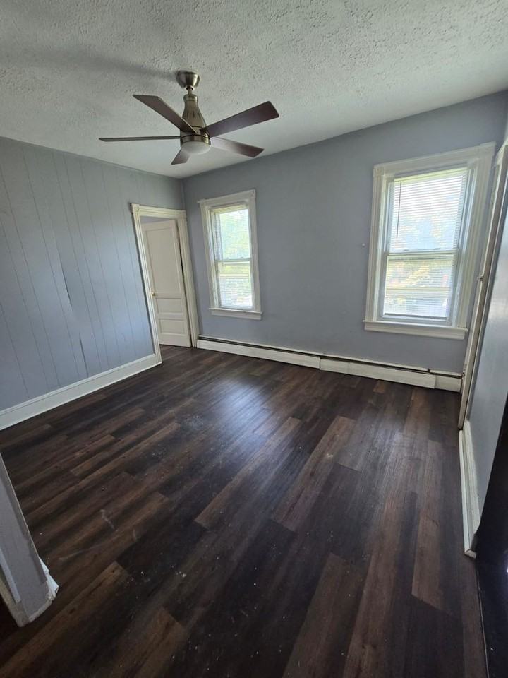 320 Cleveland Ave - Photo 4 of 9
