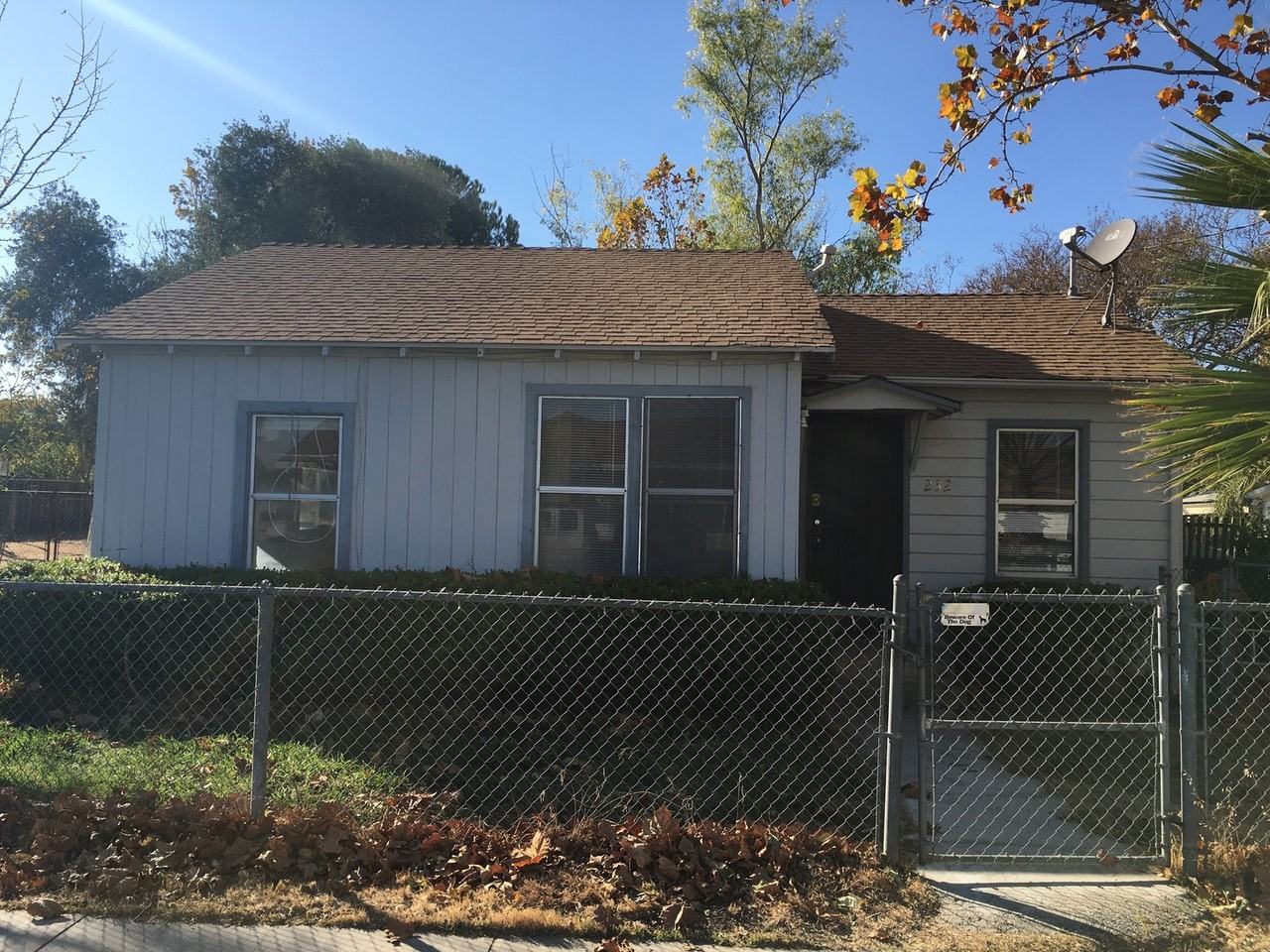 232 N Pacific St - Photo 2 of 10
