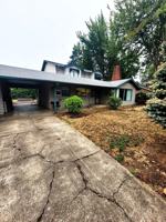 featured image of 1124 Woodside Dr