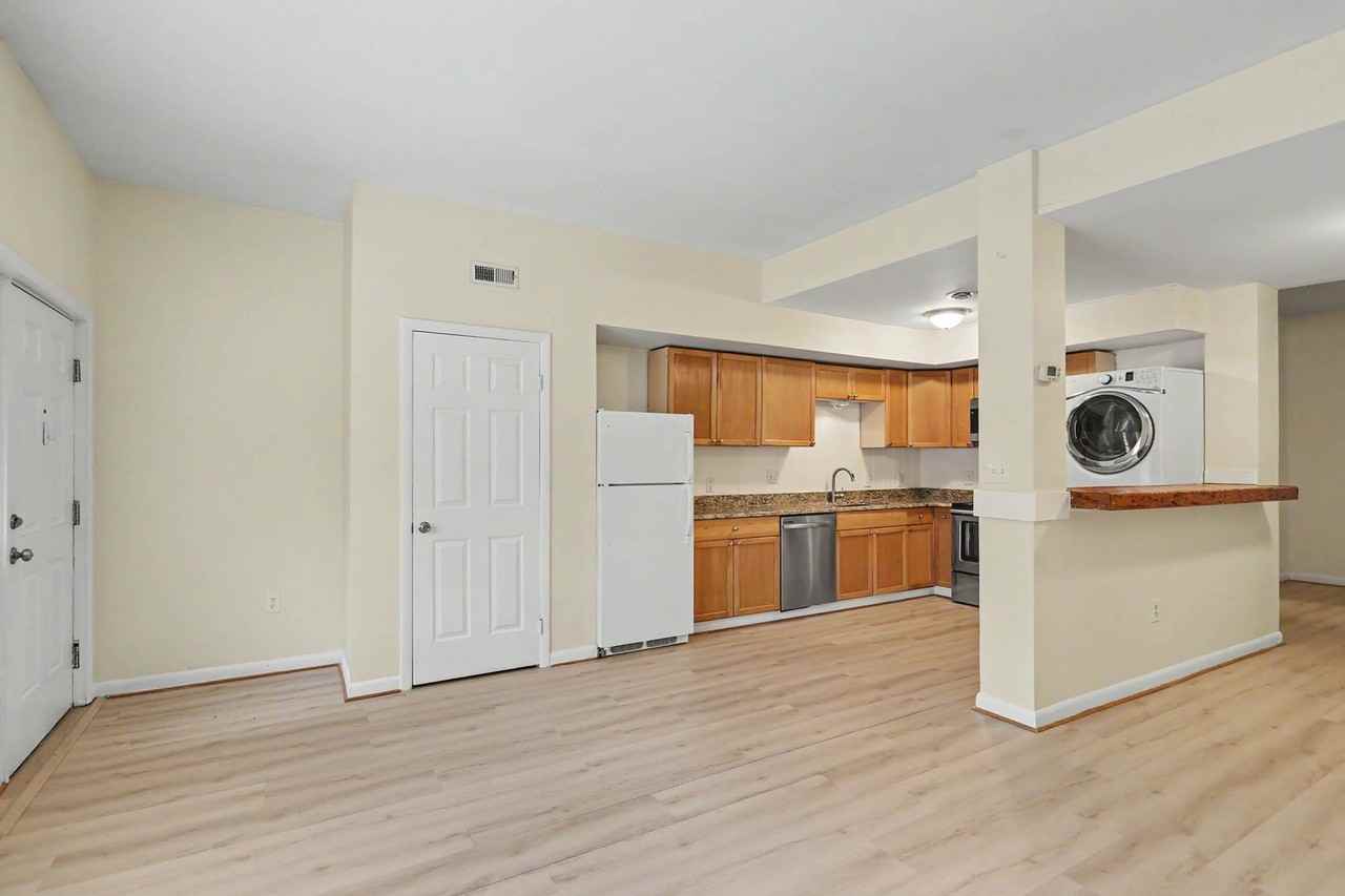 308 Patriot Ln #J - Photo 6 of 12