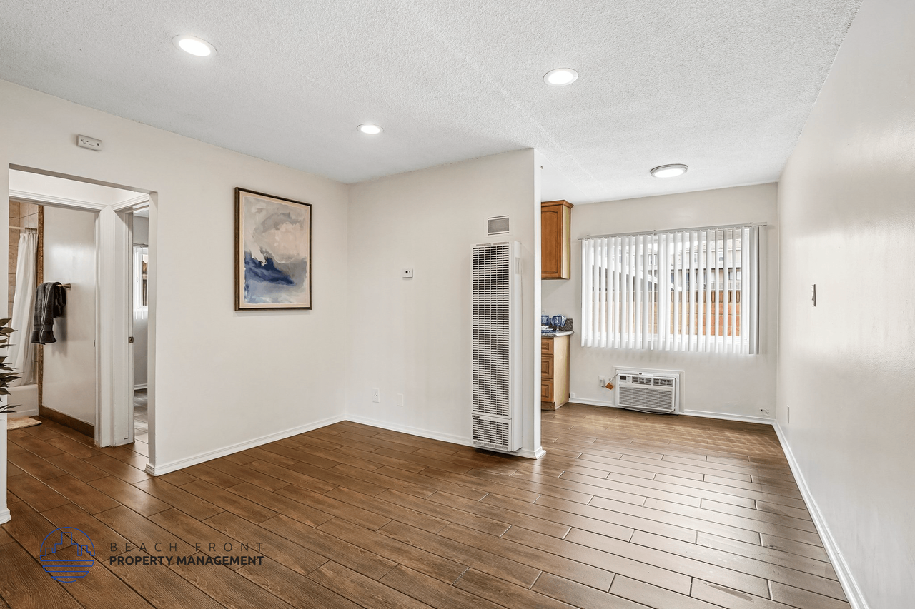 11100 Pangborn Ave. - Photo 3 of 17
