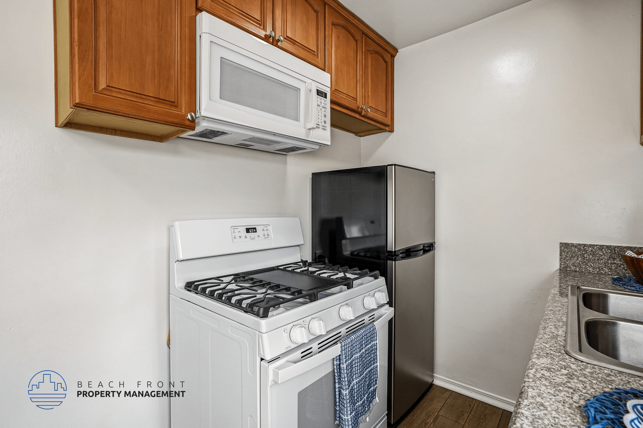 11100 Pangborn Ave. - Photo 4 of 17
