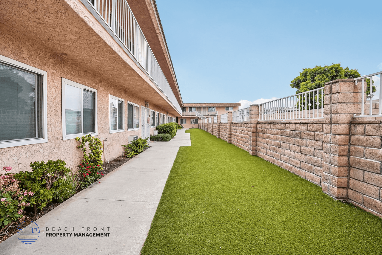 11100 Pangborn Ave. - Photo 7 of 17