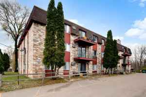 featured image of 1077 Van Dyke St