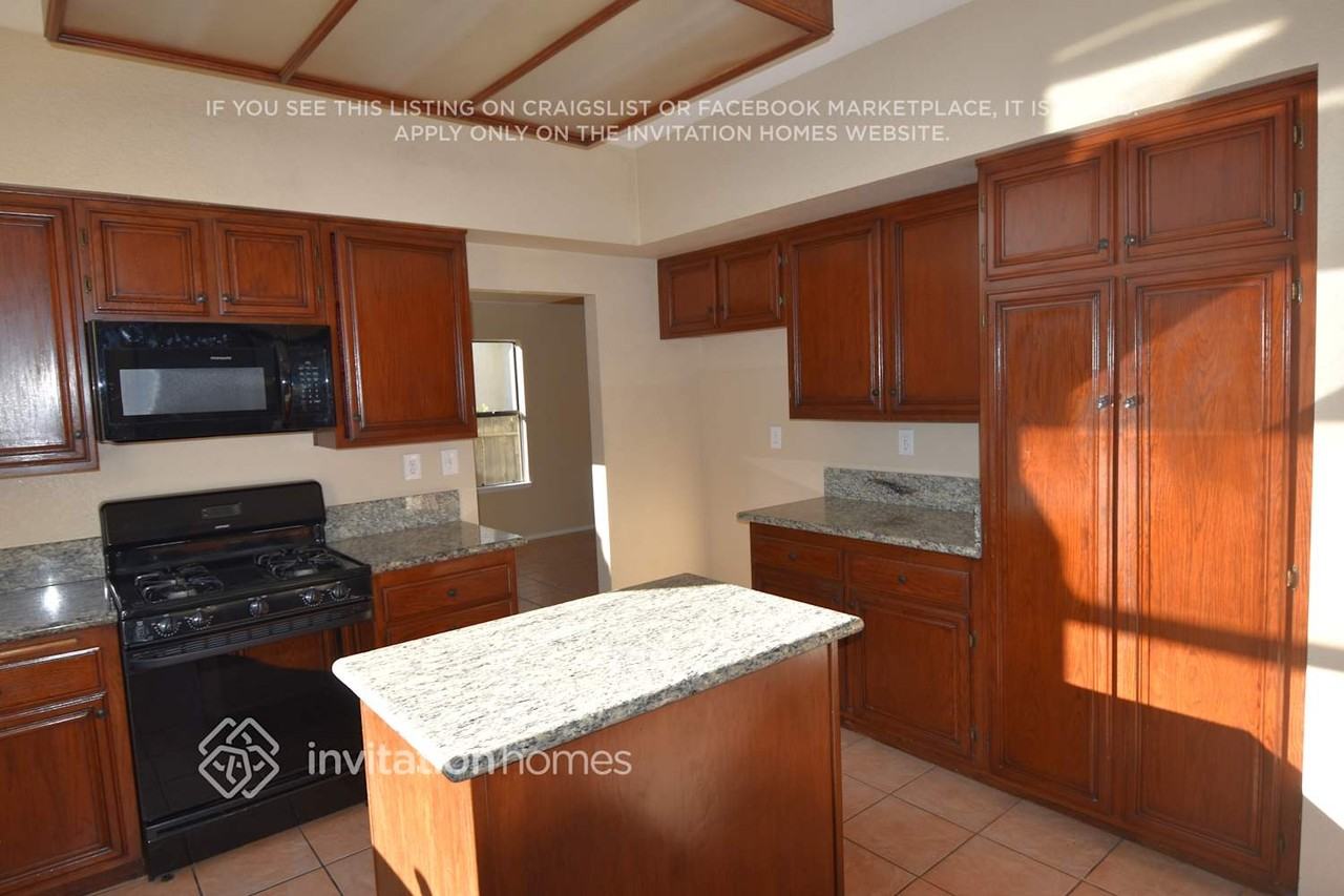 10334 Tributary Dr - Photo 3 of 13