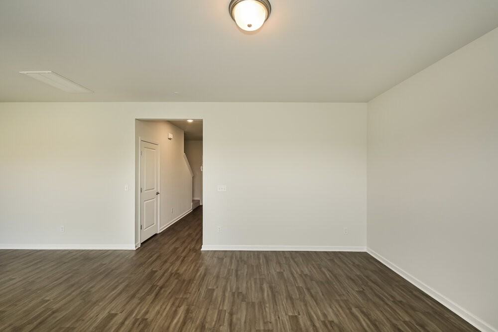 545 Samuel Lee Ln - Photo 5 of 17