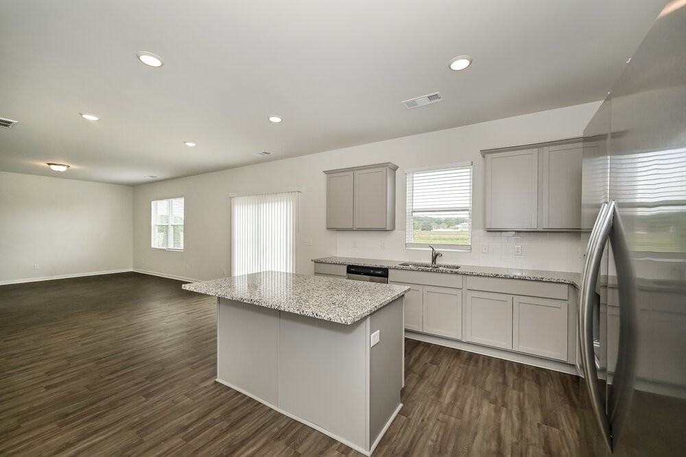 545 Samuel Lee Ln - Photo 7 of 17