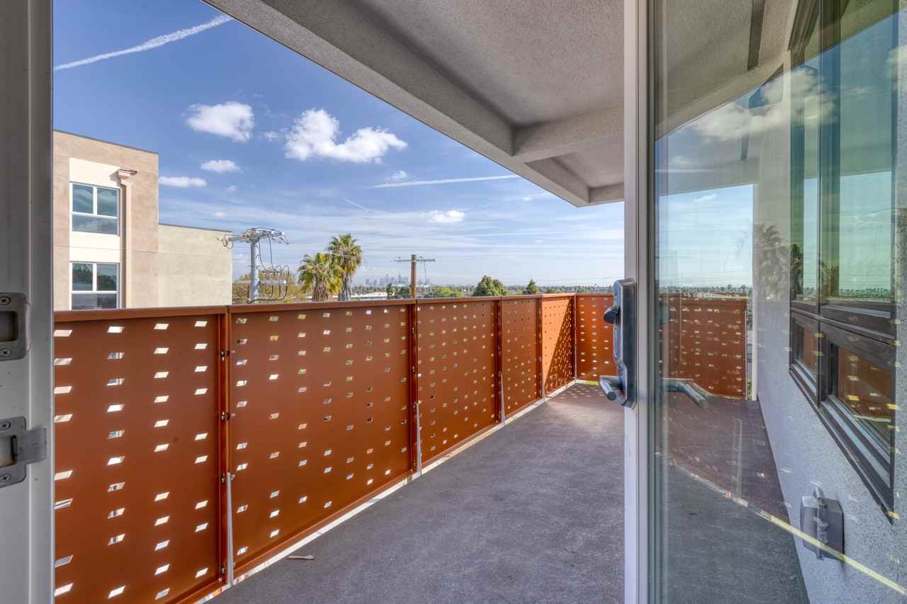 5300 Crenshaw Blvd - Photo 2 of 17