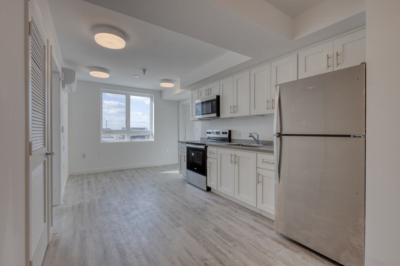 5300 Crenshaw Blvd - Photo 4 of 17
