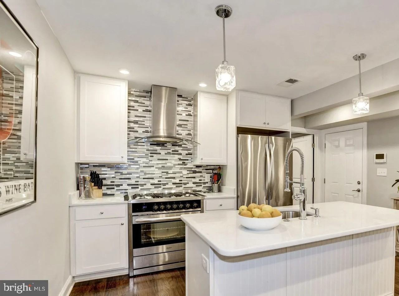 709 Jackson St Ne #1 - Photo 4 of 19